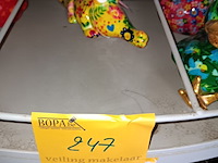 Lot 247 - beeldjes pomme pidou. 5 stuks - afbeelding 2 van  2