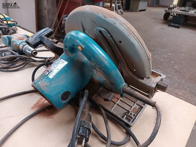 Lot 247 - cirkelzaag makita - afbeelding 2 van  3