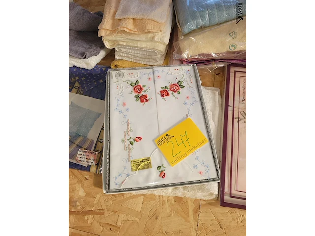 Lot 247 - partij huishoudtextiel - afbeelding 3 van  4