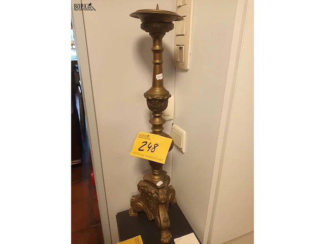 Lot 248 - koperen kandelaar - afbeelding 1 van  3