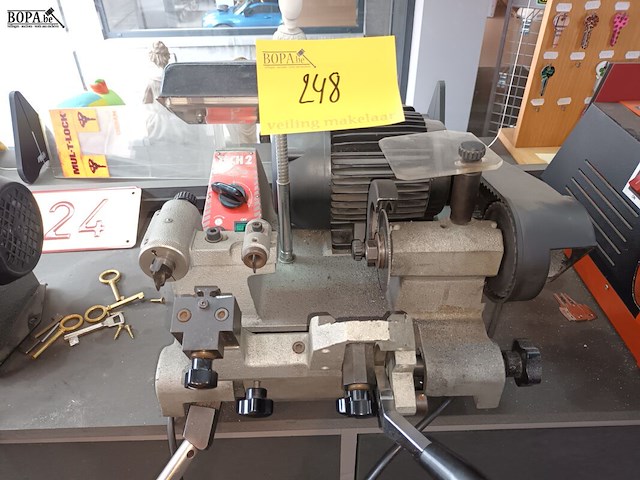 Lot 248 - sleutelmachine tech 2 - afbeelding 1 van  3