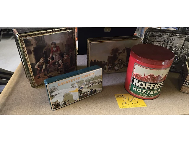 Lot 249 - blikken dozen wo ronde koffies hostens, totaal 6 stuks - afbeelding 3 van  3