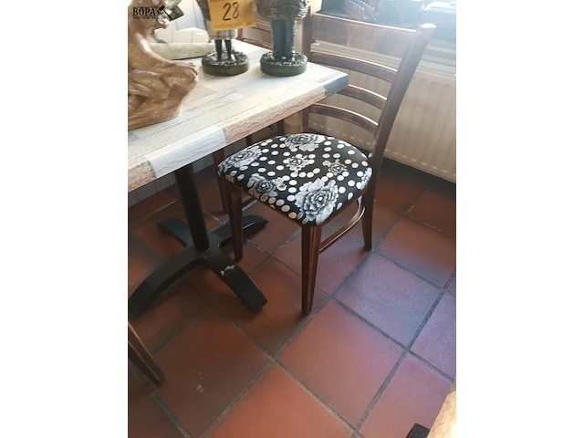 Lot 25 - antieke café stoelen. 6 stuks - afbeelding 3 van  4