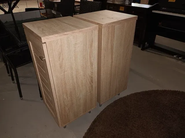 Lot 25 - bijzetkastjes. 2 stuks - afbeelding 5 van  5