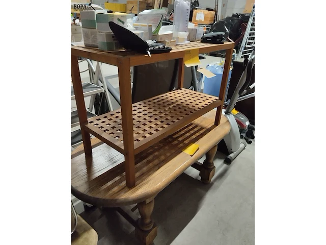 Lot 25 - bijzettafel - afbeelding 1 van  2