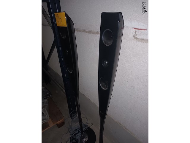 Lot 25 - boxen op voet lg. 2 stuks - afbeelding 2 van  3