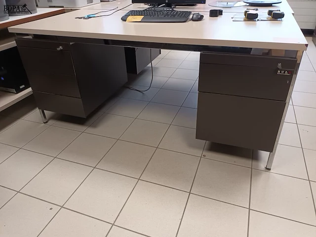 Lot 25 - bureau - afbeelding 2 van  4