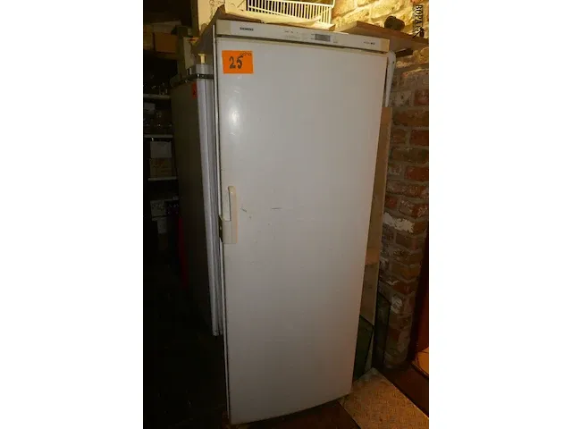 Lot 25 - diepvriezer siemens - afbeelding 1 van  3