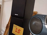 Lot 25 - draagbare radio en microketen - afbeelding 3 van  3