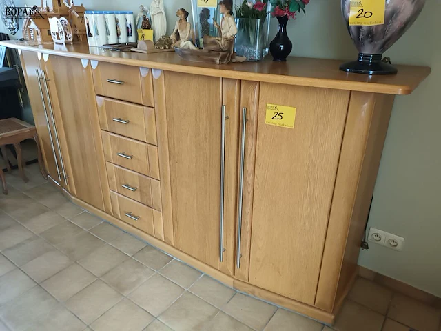 Lot 25 - dressoir kast - afbeelding 1 van  4