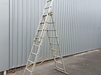Lot 25 - driedelige aluminium ladder - afbeelding 4 van  4