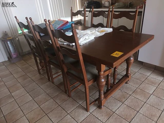 Lot 25 - houten eetkamer tafel - afbeelding 3 van  3