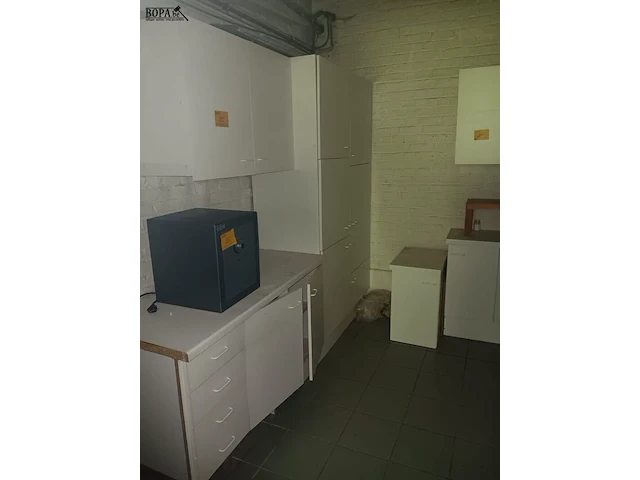 Lot 25 - keukenkast - afbeelding 1 van  3