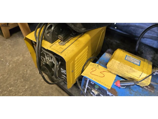 Lot 25 - lastoestel en batterijlader en compressor - afbeelding 3 van  3