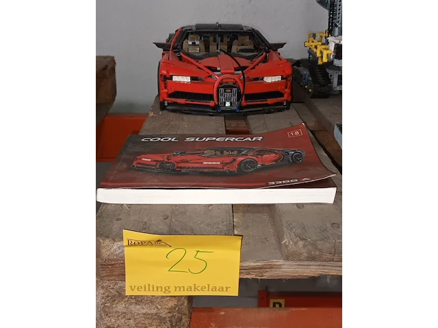 Lot 25 - lego technic bugatti - afbeelding 1 van  4