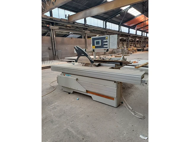 Lot 25 - paneelzaagmachine griggio - afbeelding 1 van  10