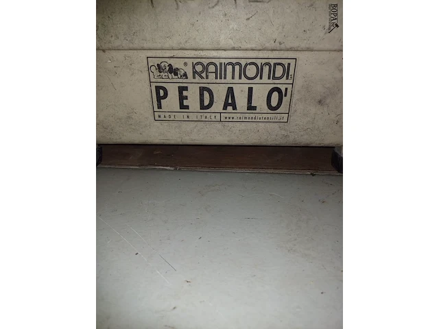 Lot 25 - pedalo sponsbak - afbeelding 2 van  3