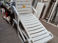 Lot 25 - pvc ligzetels. 2 stuks - afbeelding 1 van  3