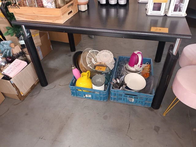 Lot 25 - tafel - afbeelding 1 van  5