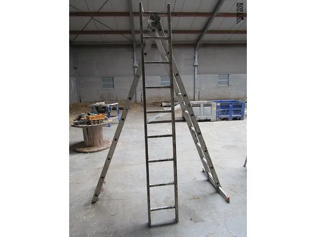 Lot 25 - uitschuifbare ladder - afbeelding 3 van  3