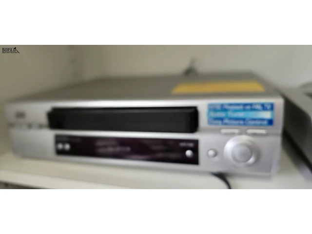 Lot 25 - video recorder jvc hrj285 - afbeelding 1 van  2