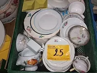 Lot 25 - vintage huisraad. 1 bak - afbeelding 1 van  4