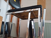 Lot 250 - keukenstoelen. 5 stuks - afbeelding 3 van  3