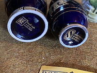 Lot 250 - vaasjes grieks handmade 24 k goud/porselein - afbeelding 3 van  4