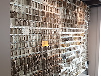 Lot 250 - wandrek met bloksleutels. ca. 4500 stuks - afbeelding 2 van  4