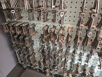 Lot 250 - wandrek met bloksleutels. ca. 4500 stuks - afbeelding 4 van  4