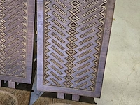 Lot 251 - afrikaanse stoelen 4 stuks - afbeelding 2 van  4