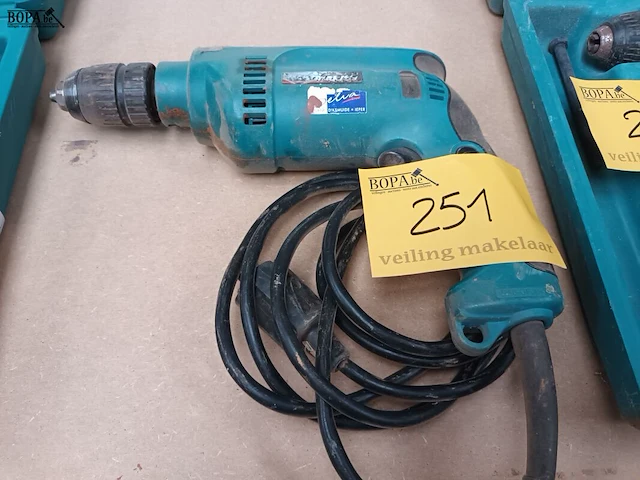 Lot 251 - boormachine makita - afbeelding 1 van  2