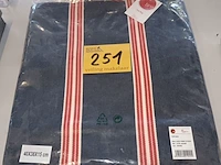 Lot 251 - tint tote bag