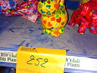 Lot 252 - beeldjes pomme pidou. 5 stuks - afbeelding 2 van  2