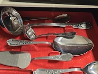 Lot 252 - complete bestekkofers 2 stuks en doos nieuwe couverts - afbeelding 8 van  10