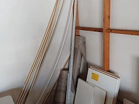 Lot 252 - muurrekjes en mouluren - afbeelding 1 van  4