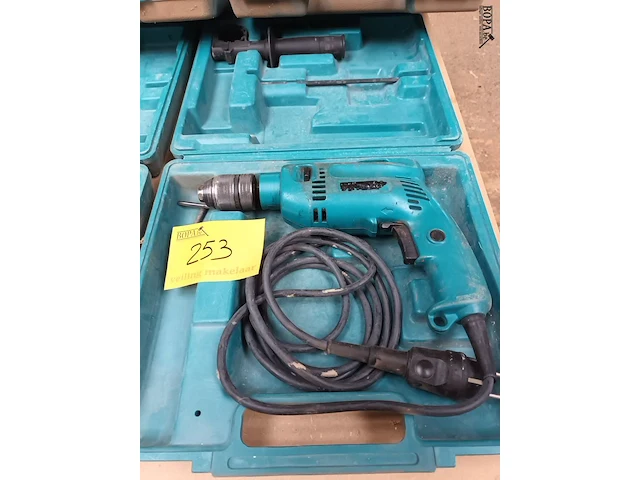 Lot 253 - boormachine makita - afbeelding 1 van  3