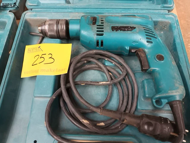 Lot 253 - boormachine makita - afbeelding 2 van  3