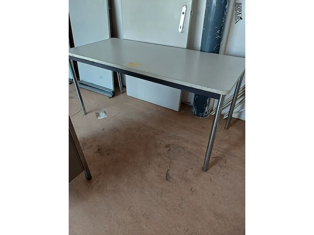 Lot 253 - tafel - afbeelding 1 van  3