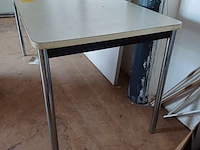 Lot 253 - tafel - afbeelding 2 van  3