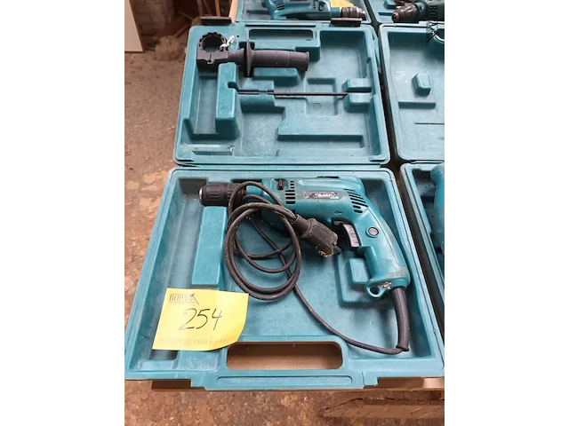 Lot 254 - boormachine makita - afbeelding 1 van  3