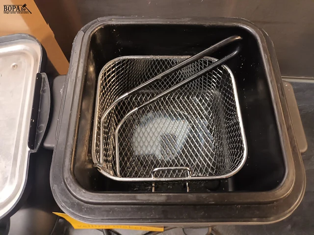 Lot 254 - friteuse en wafelijzer - afbeelding 6 van  6