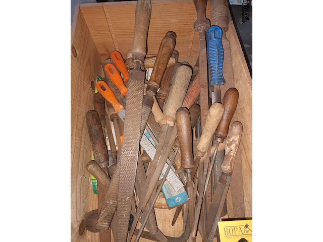 Lot 254 - houtvijlen - afbeelding 2 van  3