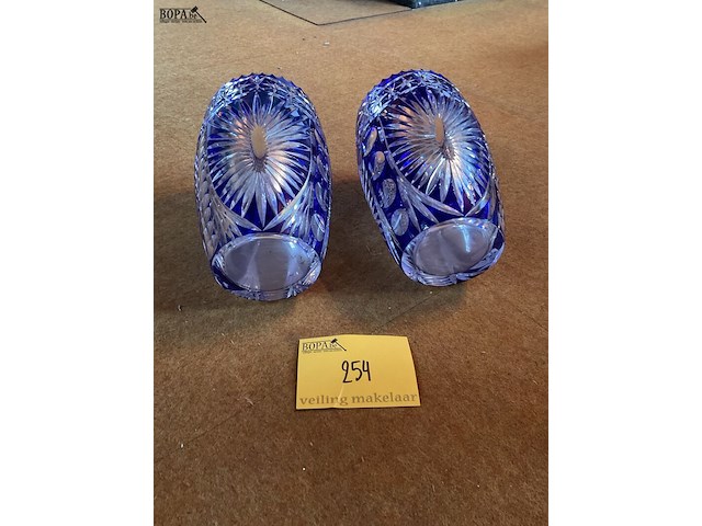 Lot 254 - kristallen vazen kobaltblauw boheems glas - afbeelding 2 van  2