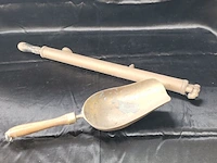Lot 255 - antieke koperen voorwerpen - afbeelding 1 van  4
