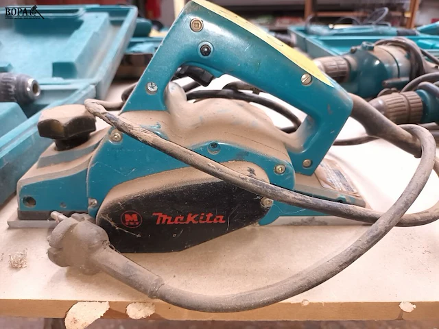 Lot 256 - schaafmachine makita - afbeelding 2 van  3