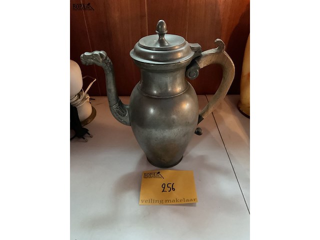 Lot 256 - tinnen koffiekan brussels handgreep hout - afbeelding 1 van  5