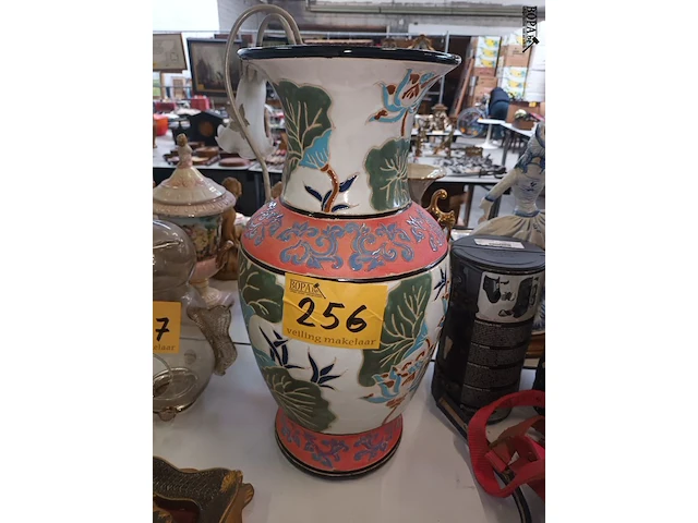 Lot 256 - vaas - afbeelding 1 van  4