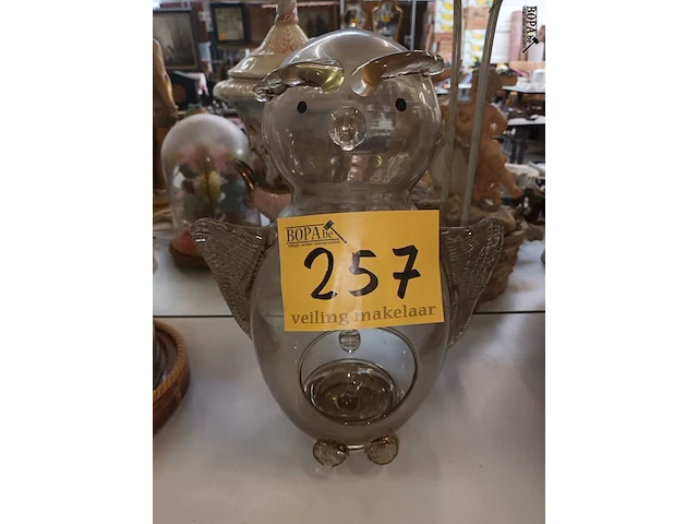 Lot 257 - uil in glas - afbeelding 1 van  3