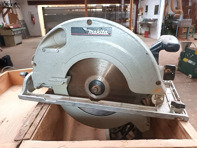 Lot 259 - cirkelzaag makita - afbeelding 3 van  3